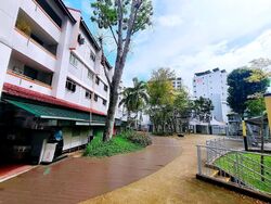 Hougang Avenue 1 (D19), Shop House #593785581